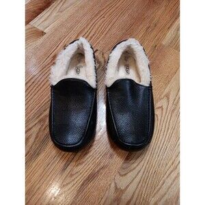 UGG Ascot Slippers Black Leather Sherpa Lined Size US 9 EU 42 Model‎ 5379
